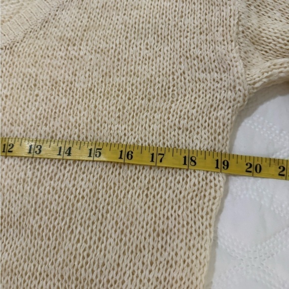 Sz M Joseph A Ivory knit Lightweight Sweater B neck - Picture 9 of 10